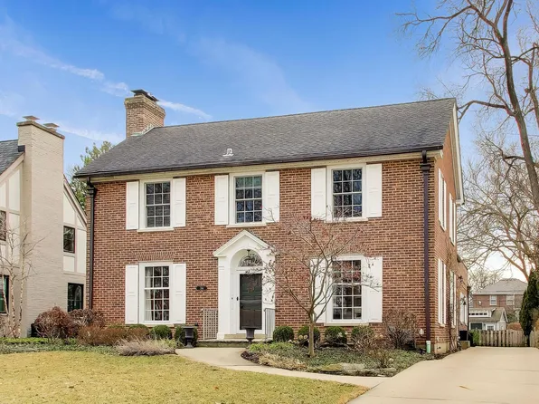 266 W Claremont St, Elmhurst, IL 60126