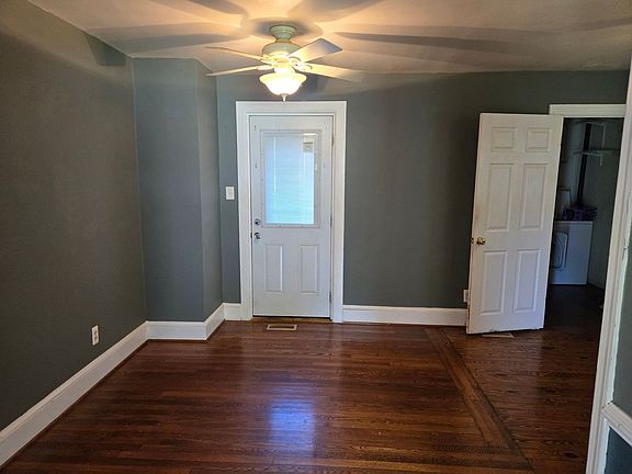 4th image of 3012 Briar Ln