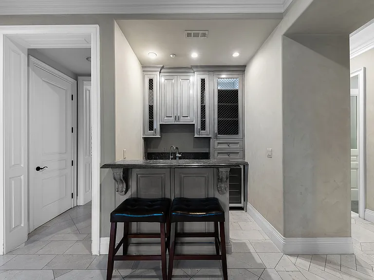 150 W Naomi Ave — Photo 16