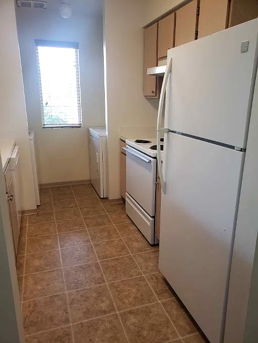 2 bed, 950 sqft, $1,400 — Photo 4