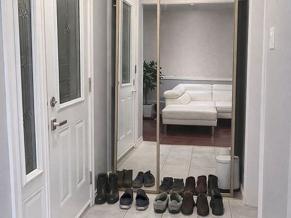 3rd image of 6 Manderley Pl