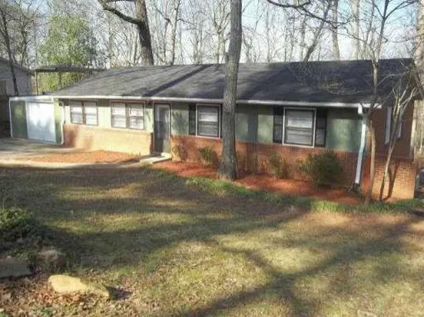 6901 Linden Ln, Atlanta, GA 30360