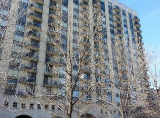 2762 Hampton Pkwy APT S1, Evanston, IL 60201
