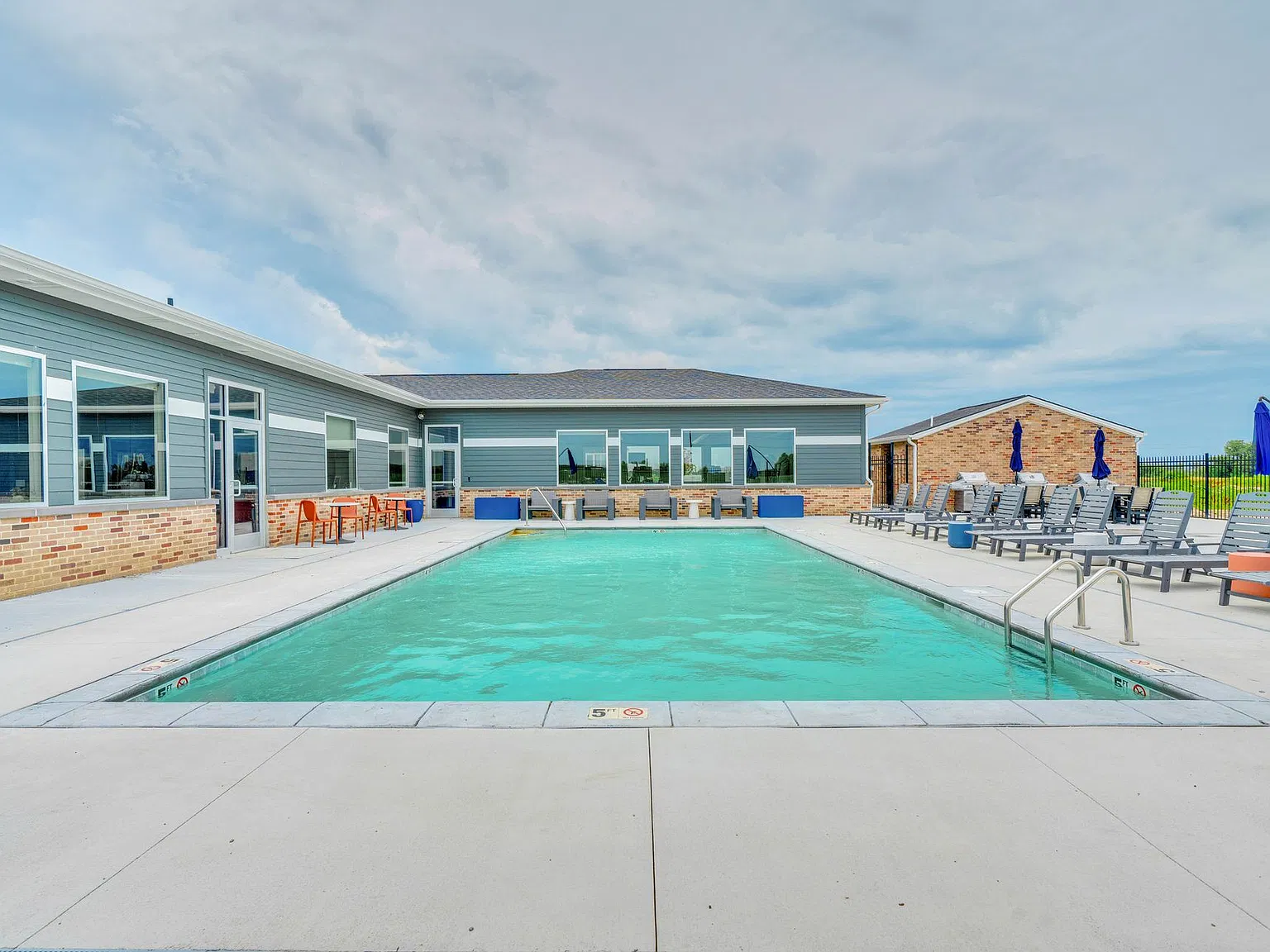 Bluestem Apartments — Photo 4