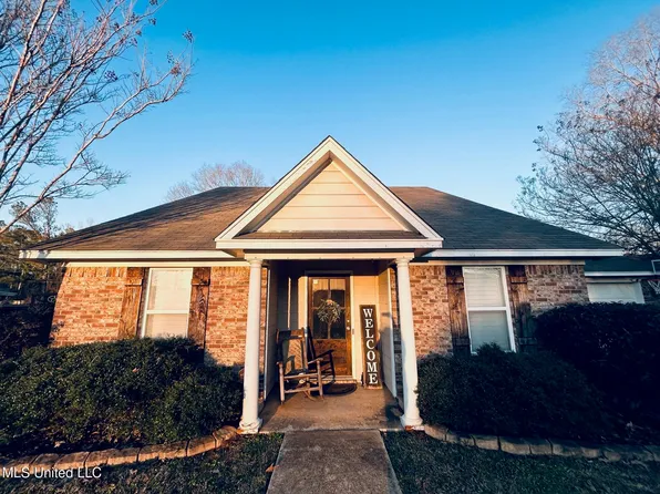 162 Basswood Cir, Brandon, MS 39047