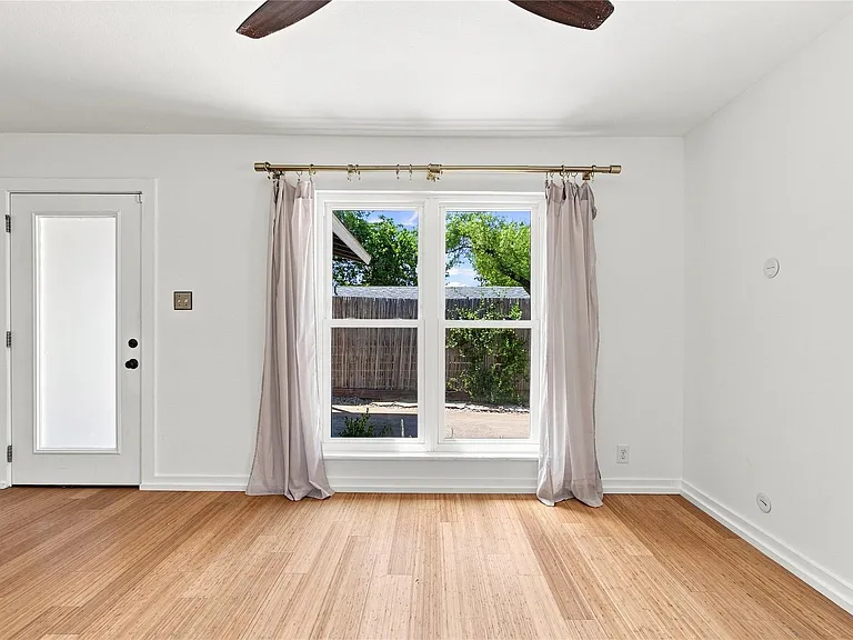 115 Frederick St — Photo 13