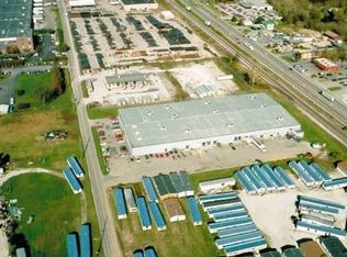 3 McJunkin Rd, Nitro, WV 25143