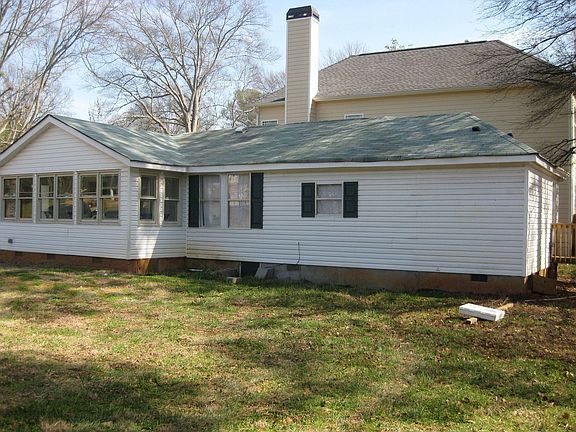 side view with sunroom