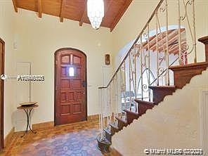 4th image of 2655 Pine Tree Dr