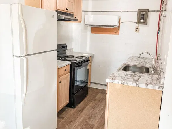 Creekside, 201 White Ave #9, Neosho, MO 64850