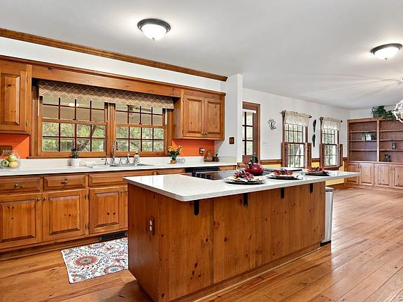5th image of 11342 Clover Hill Dr