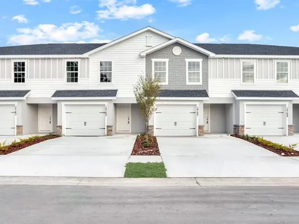 2749 Walden Town Cir, Plant City, FL 33566