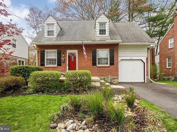 2nd image of 804 Woodland Dr