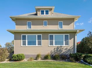 8411 Kimball Ave, Waterloo, IA 50701