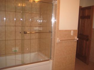 19 Cindy Ln, Oak Ridge, NJ 07438