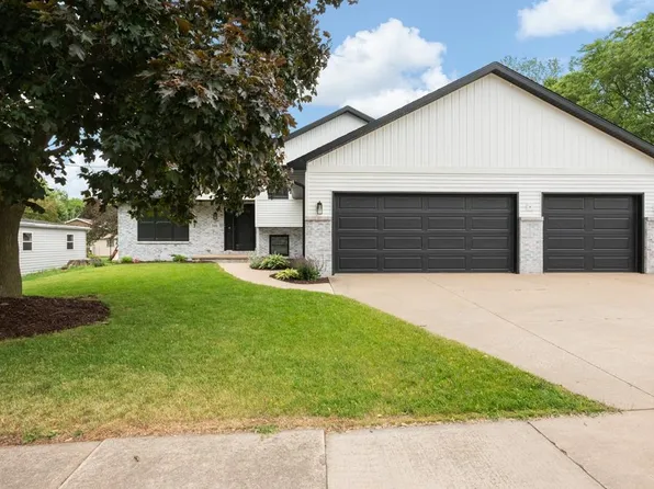 936 W 10th St, Kaukauna, WI 54130