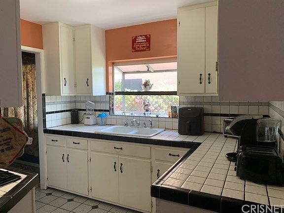 3rd image of 3019 Dorchester Ave