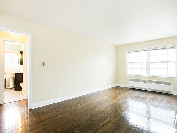 5th image of 50 Woodlawn Ave #4