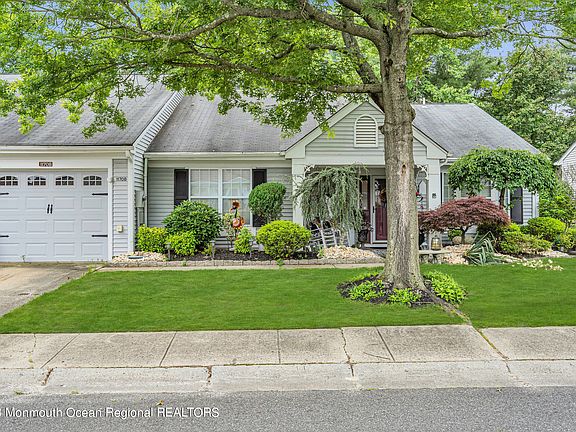 5th image of 1170B Thornbury Lane