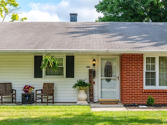3rd image of 561 Brandwynne Ct