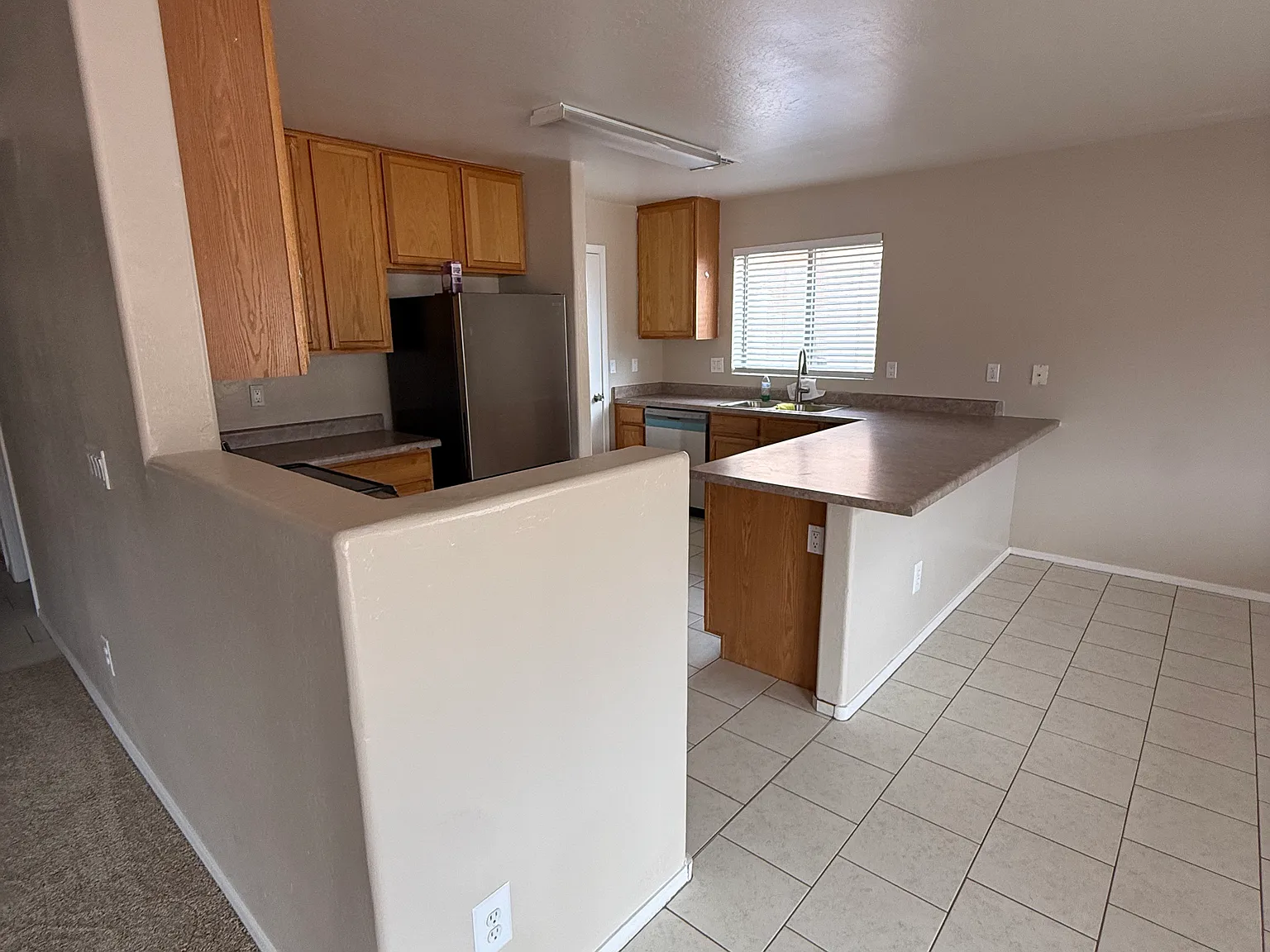 4 bed, 2221 sqft, $2,200 — Photo 4