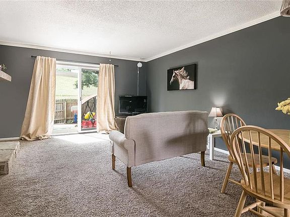 5th image of 10250 W 96th Ter