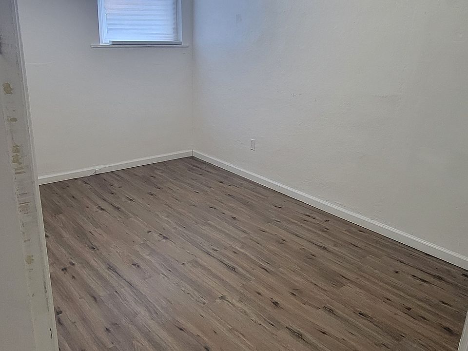1st image of 50 N University Ave #4