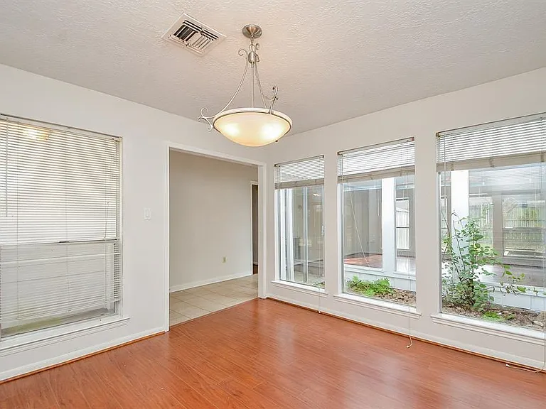 15815 Boulder Oaks Dr — Photo 24