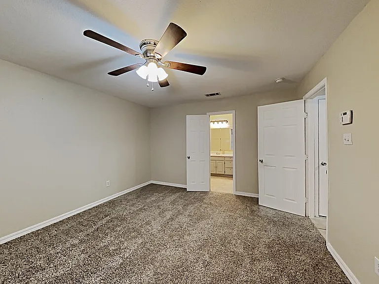 3320 Stanley Ave — Photo 6
