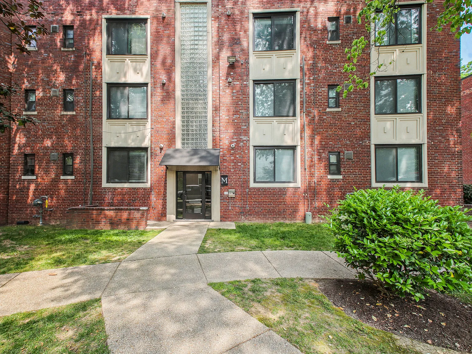 Prince Georges Apartments — Photo 2