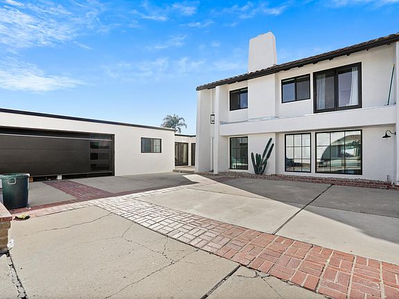 2nd image of 4427 Beaconsfield Ct