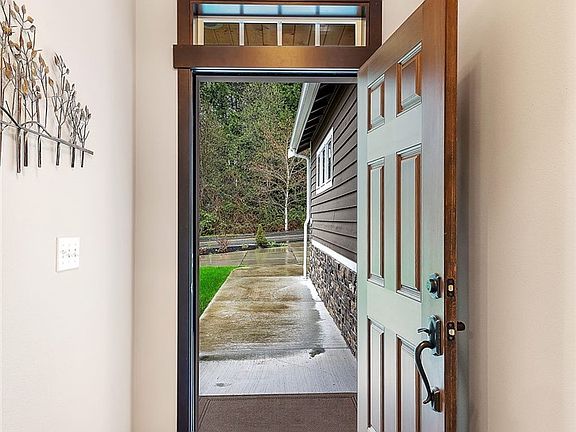 3rd image of 6222 76th Ave NE