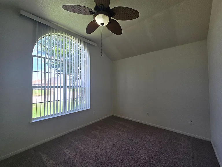 2305 Amethyst Dr — Photo 19