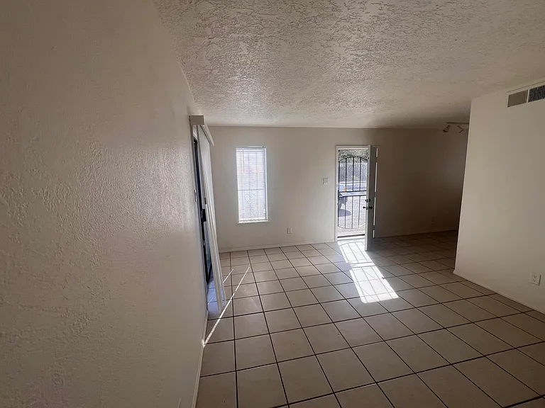 1005 Dickerson Dr SE #A — Photo 6
