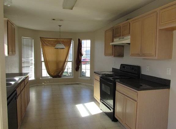 4th image of 1219 Varacruz Dr