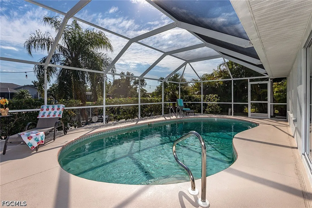 3 bed, 2.0 bath, 1612 sqft, $4,520 — Photo 1