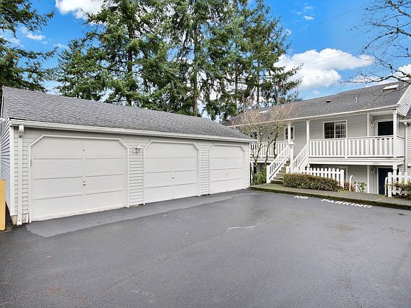 2nd image of 12382 SE 41st Ln #5