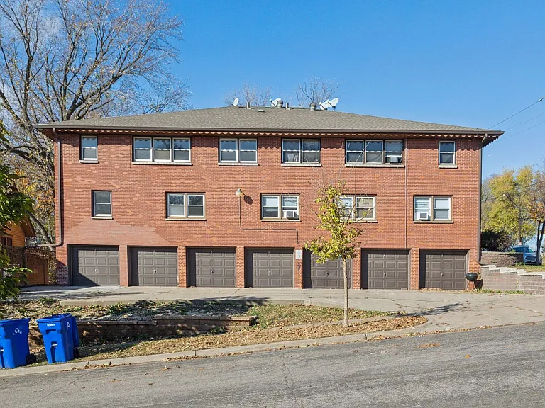 207 Maple Street — Photo 28