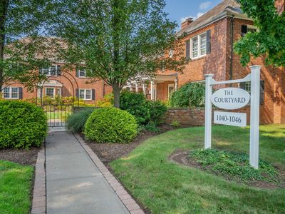 1042 Farmington Avenue #6, West Hartford, CT, 06107