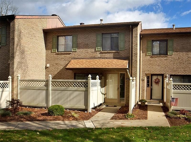 1st image of 202 Williamsburg Ln