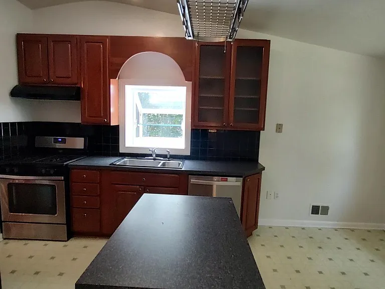 112 Claybrook Dr — Photo 8