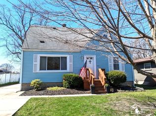 15435 Hull Rd, Monroe, MI 48161