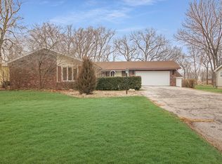 1730 Bittersweet Dr, Saint Anne, IL 60964