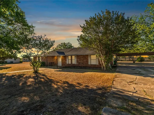 303 E 7th St, Mc Gregor, TX 76657