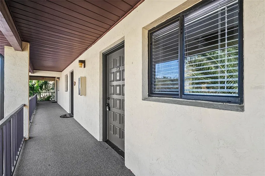 2 bed, 2.5 bath, 1066 sqft, $1,800 — Photo 4