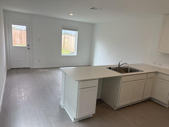 5th image of 3607 Duplet Ave