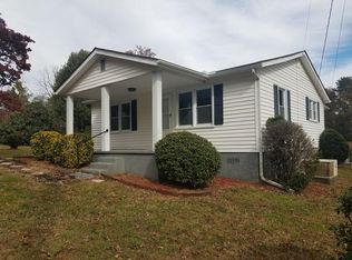 1073 S Jenkins Rd, Chickamauga, GA 30707