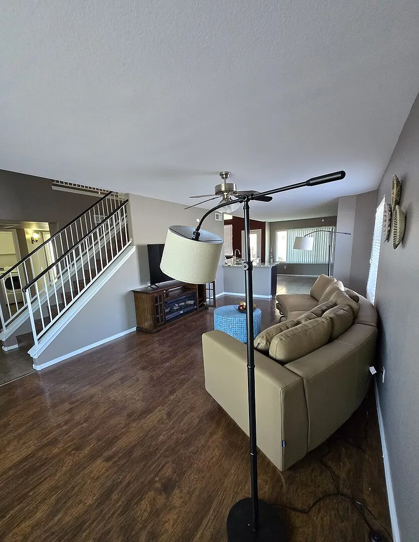 Entire Home in Glendale — Photo 1