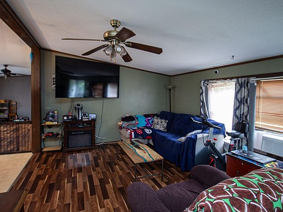 5th image of 408 Fuller Rd