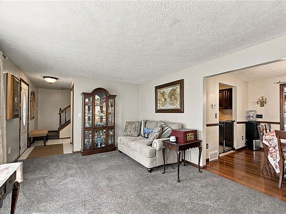 4th image of 418 Crosby Ln